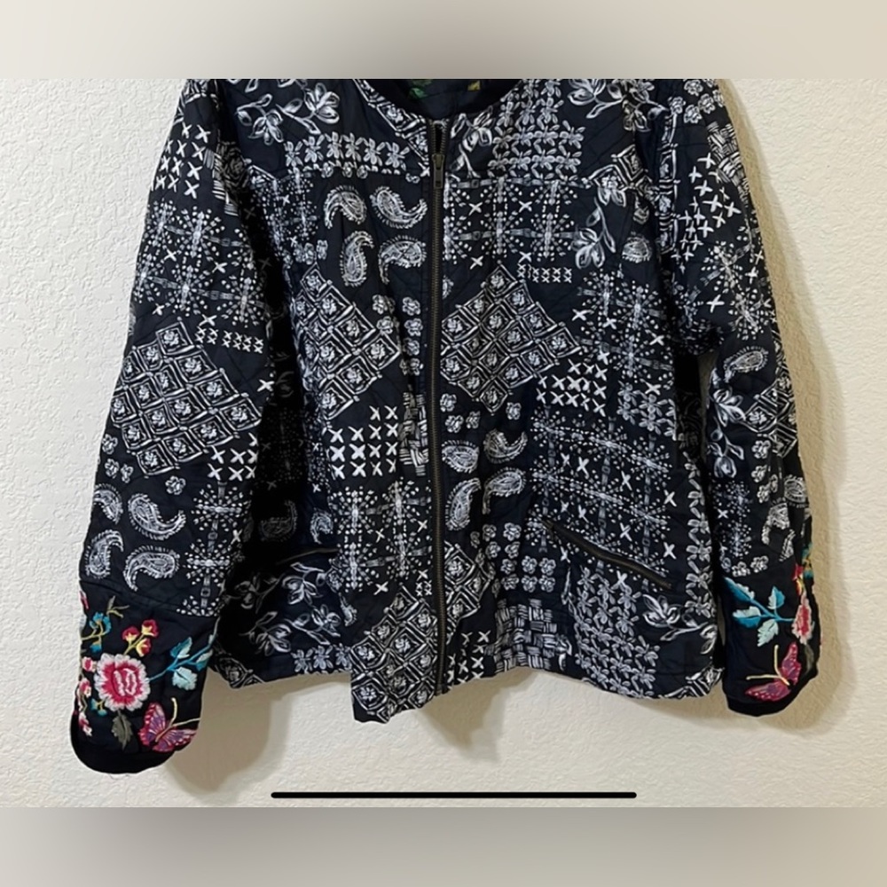 Johnny Was Workshop Floral Pattern Embroidered sleeve Quilted Seamed Bomber  XL